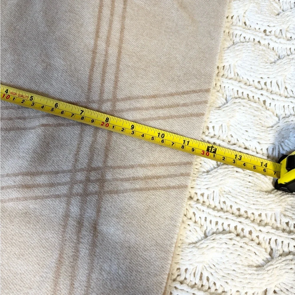 Xintiandi Shanghai beige wool blend with cashmere scarf